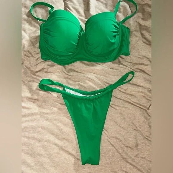 NWOT shade and shore molded cup bikini - Picture 1 of 4
